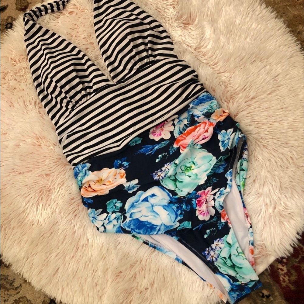 NWT Cupshe swimsuit, large